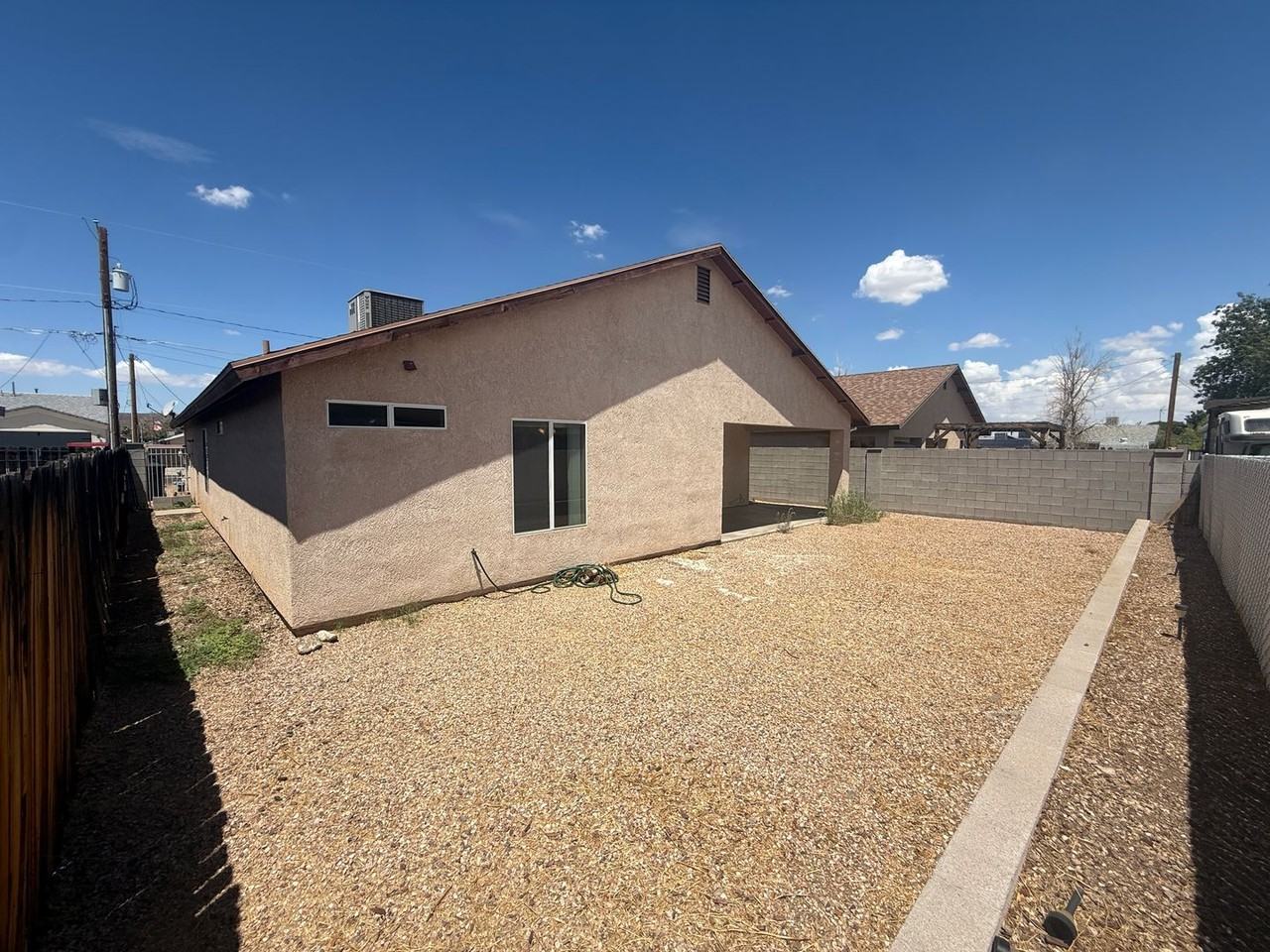 3674 N Willow Rd - Photo 2 of 2