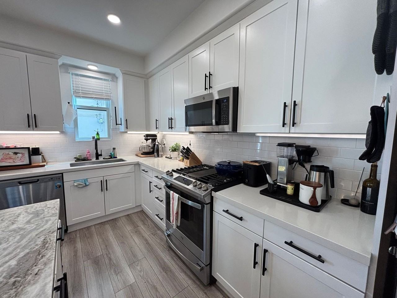 1564 E Thompson Blvd - Photo 4 of 18