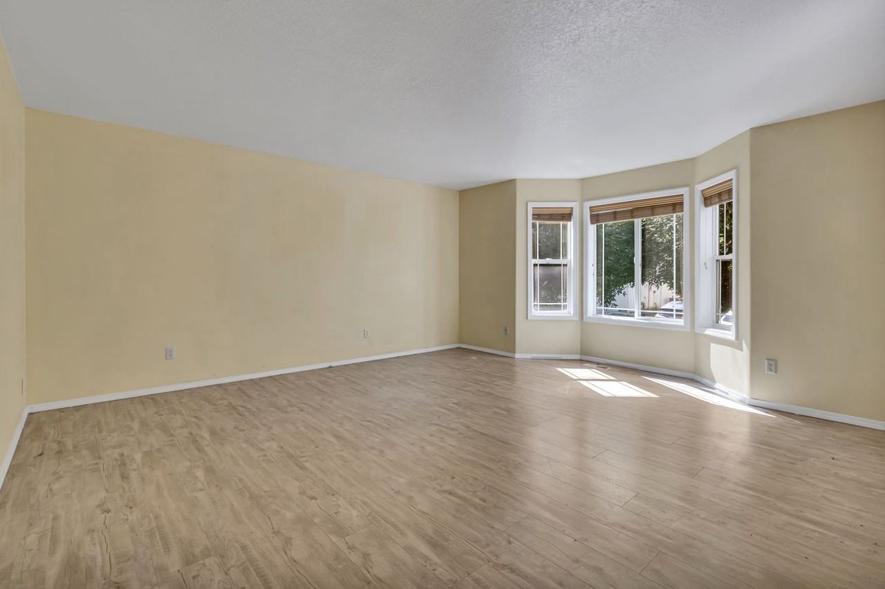 8436 14th Ave Se - Photo 5 of 50