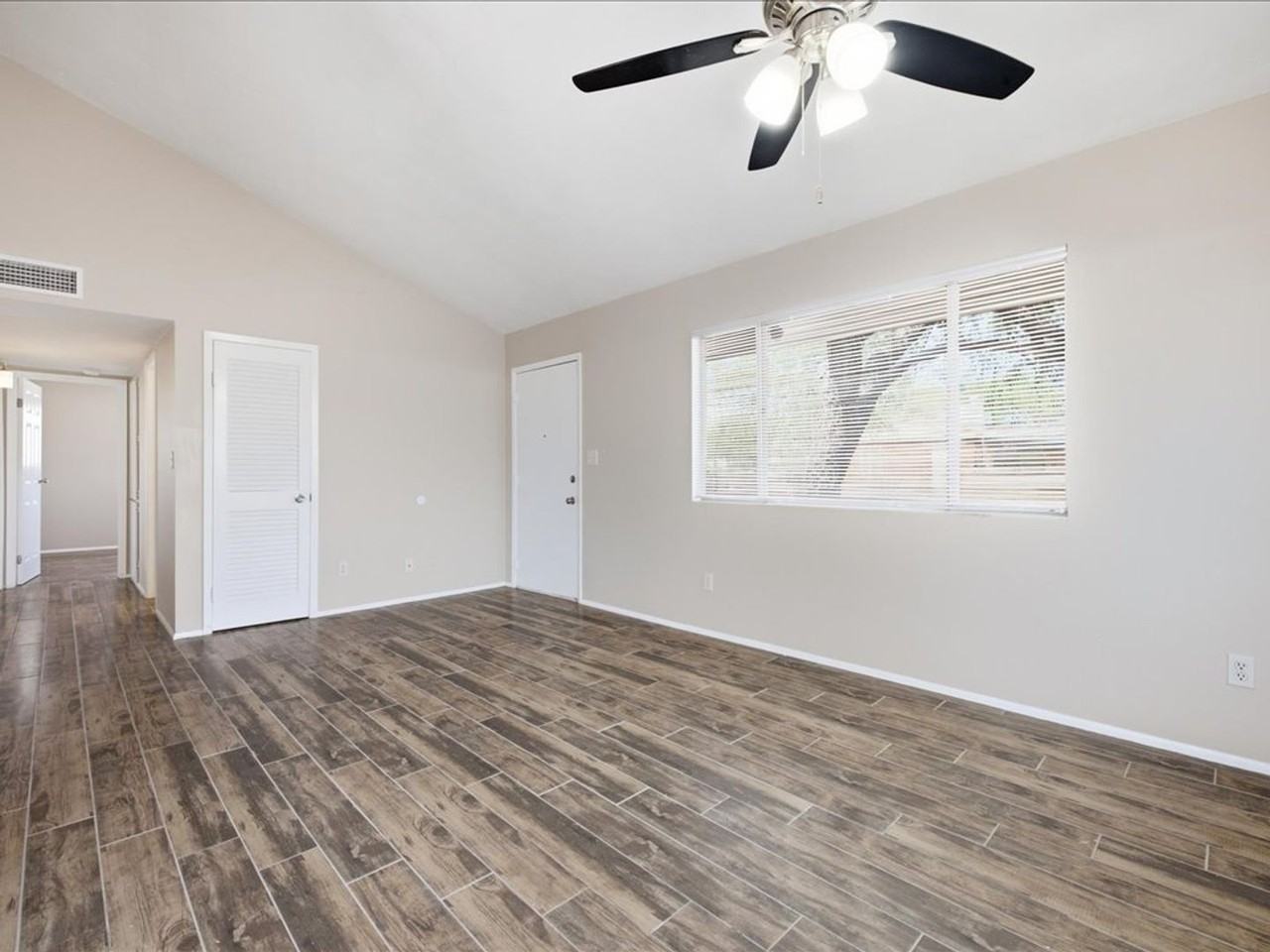 2525 N Cherry Ave - Photo 5 of 21