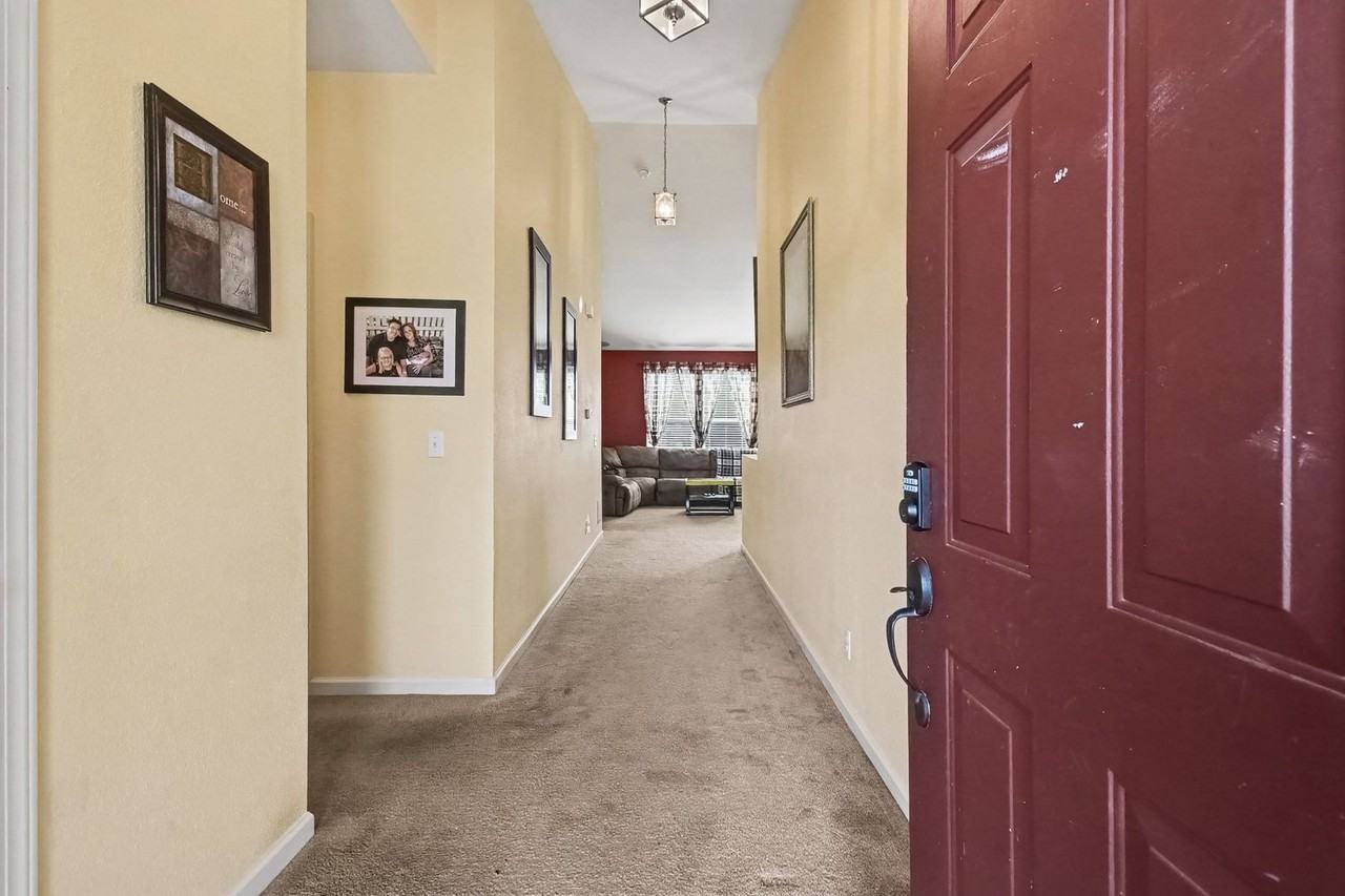 8421 S 164th St - Photo 2 of 21