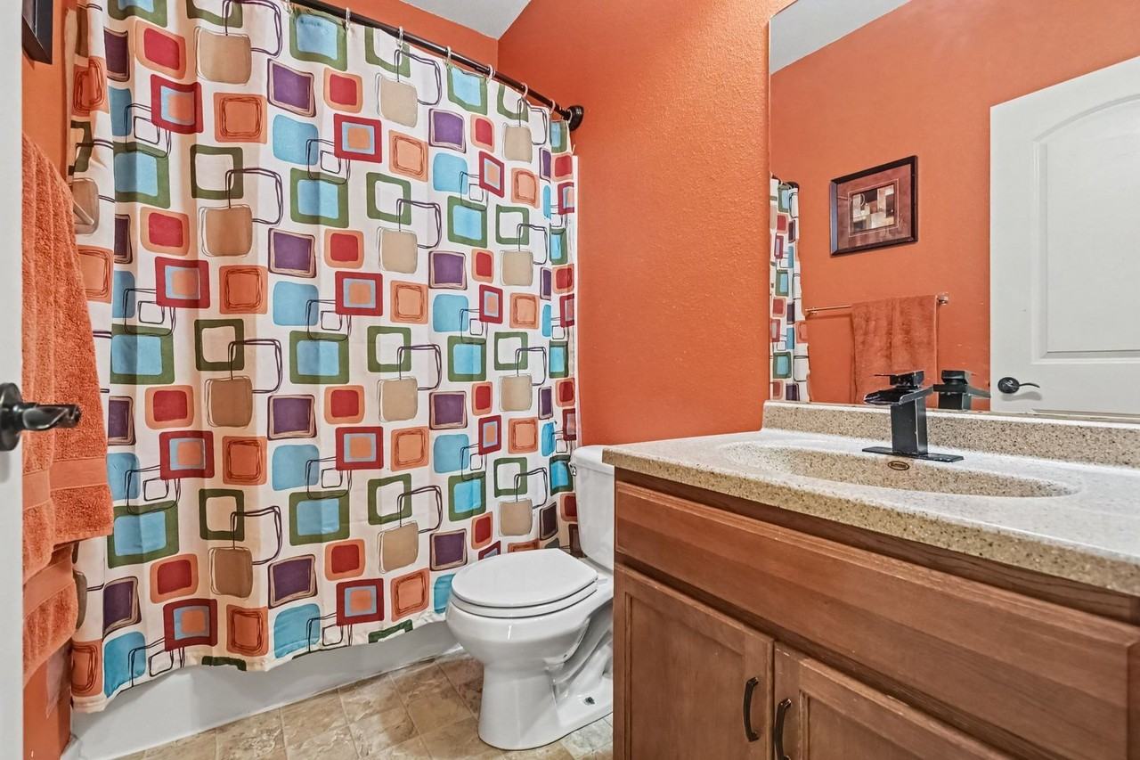 8421 S 164th St - Photo 7 of 21
