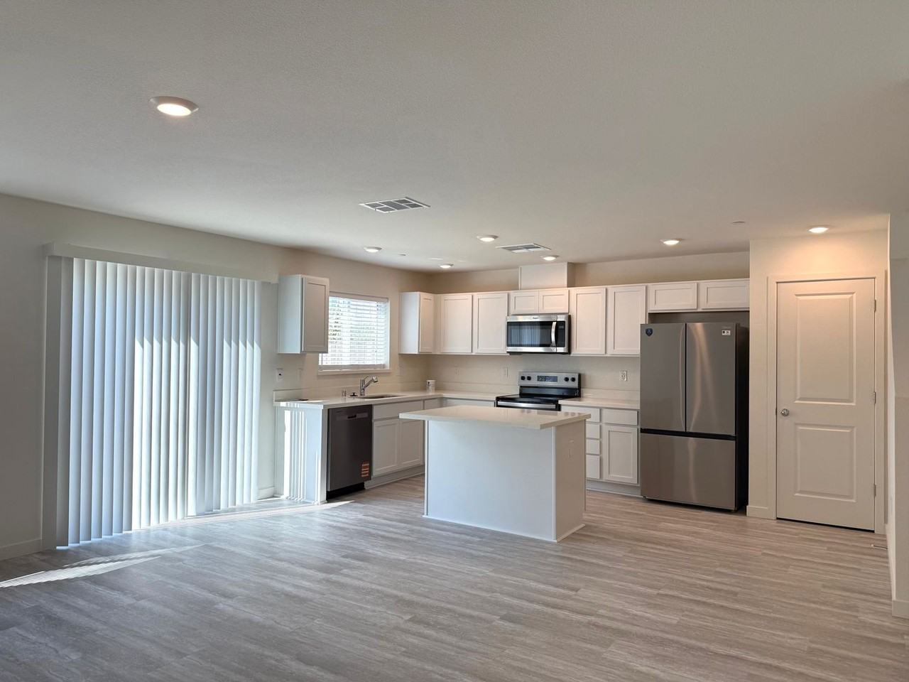 2024 Shady Tree Cir - Photo 3 of 25