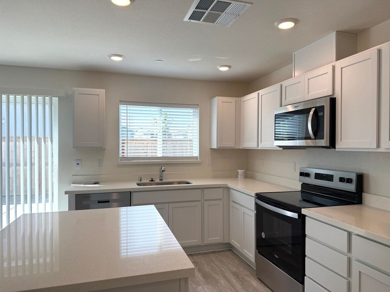2024 Shady Tree Cir - Photo 4 of 25