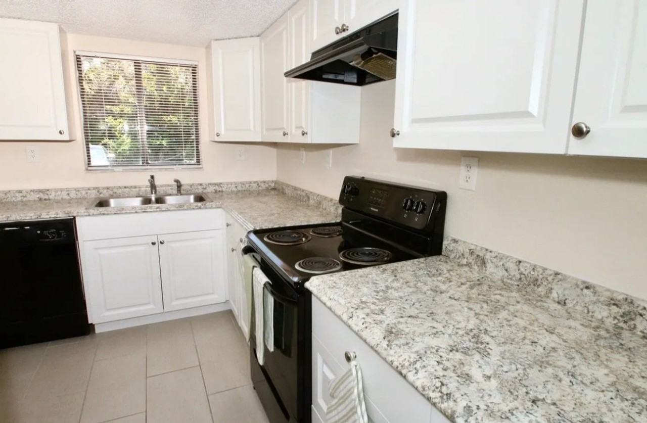 1350 Virginia Ave - Photo 6 of 15