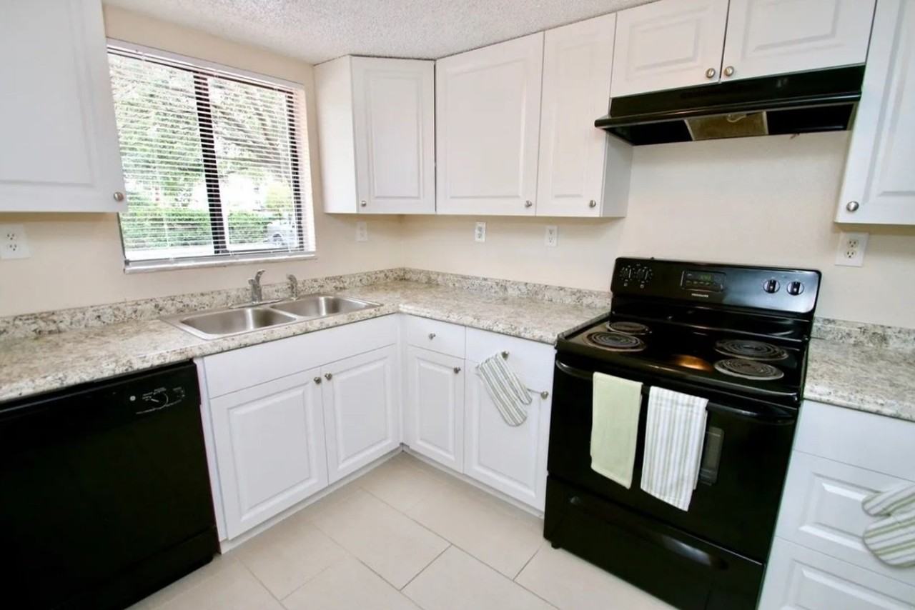 1350 Virginia Ave - Photo 7 of 15