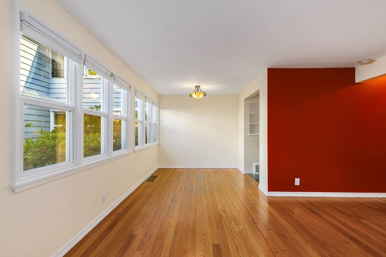 1602 1/2 15th Ave - Photo 4 of 17