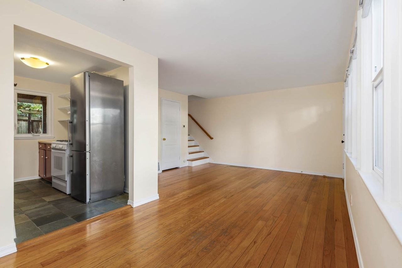 1602 1/2 15th Ave - Photo 5 of 17