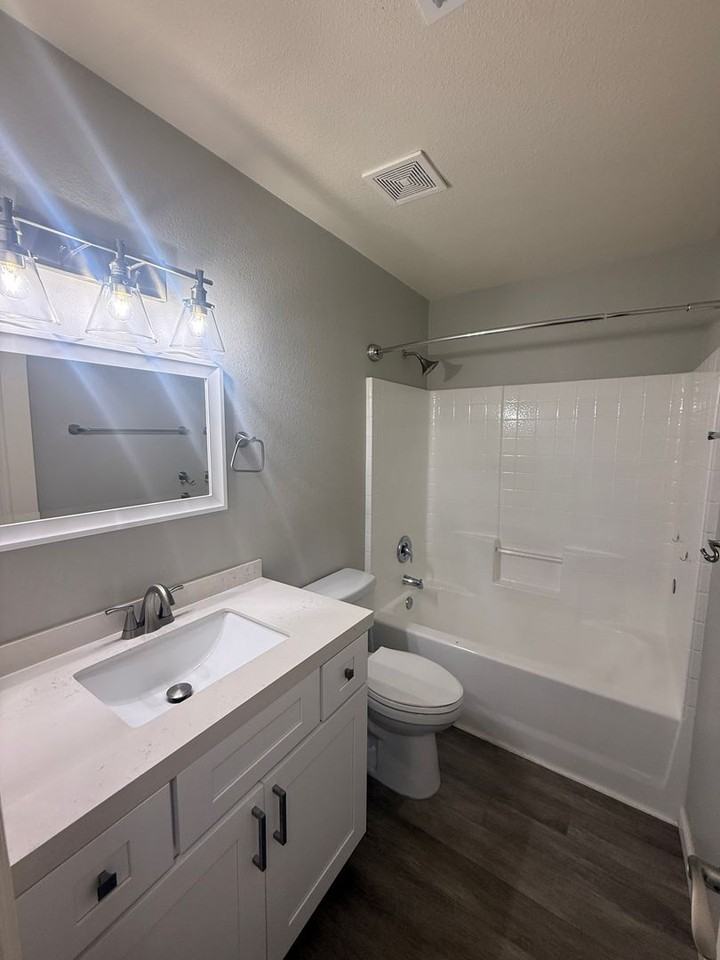 2843 Phoenix Ave - Photo 6 of 10