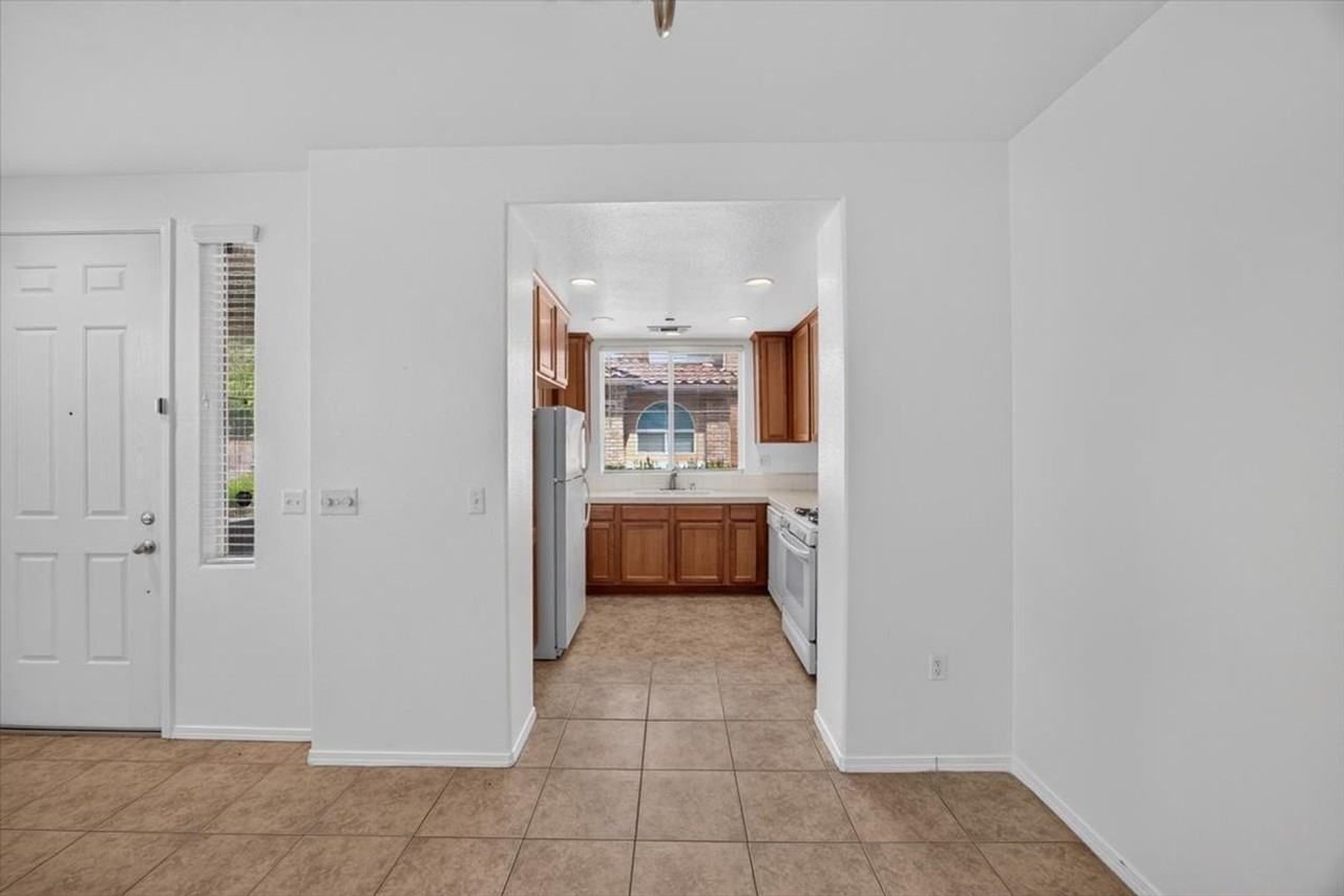 1140 W Walter Ave - Photo 5 of 44