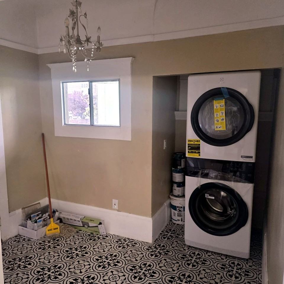 2832 8th St - Photo 2 of 11