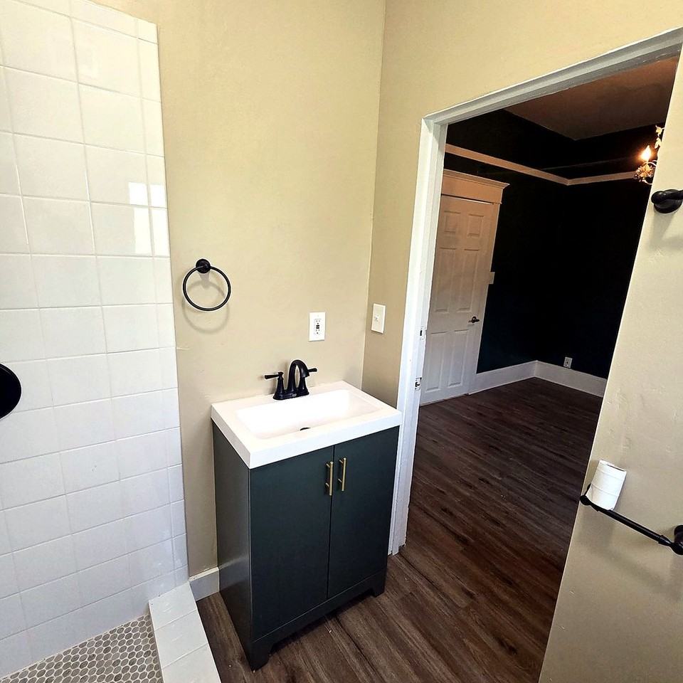 2832 8th St - Photo 6 of 11