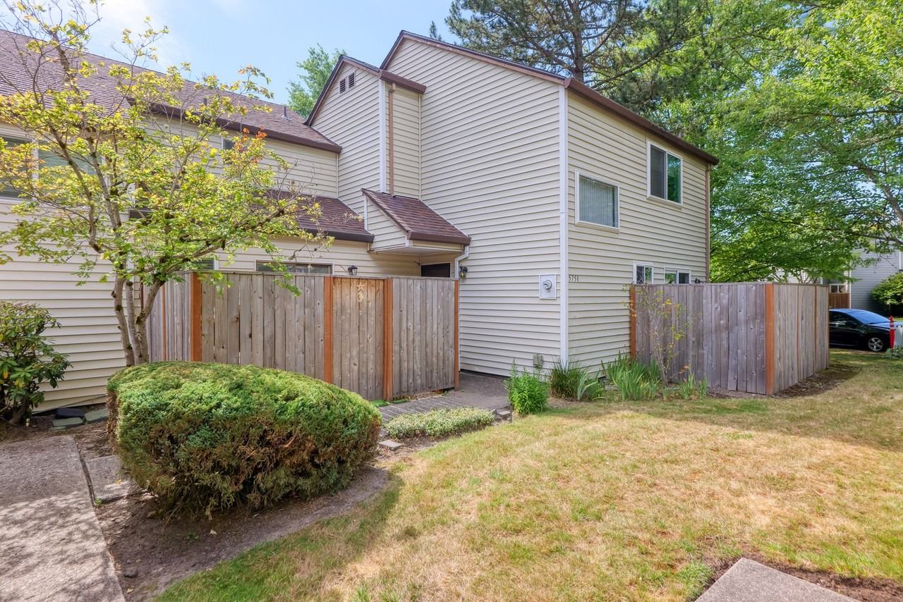 5751 Sw 204th Pl - Photo 3 of 29