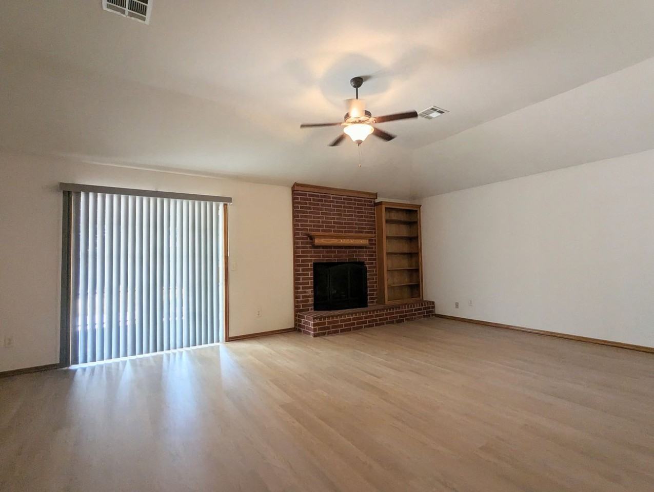 5516 Se 81st St - Photo 5 of 18