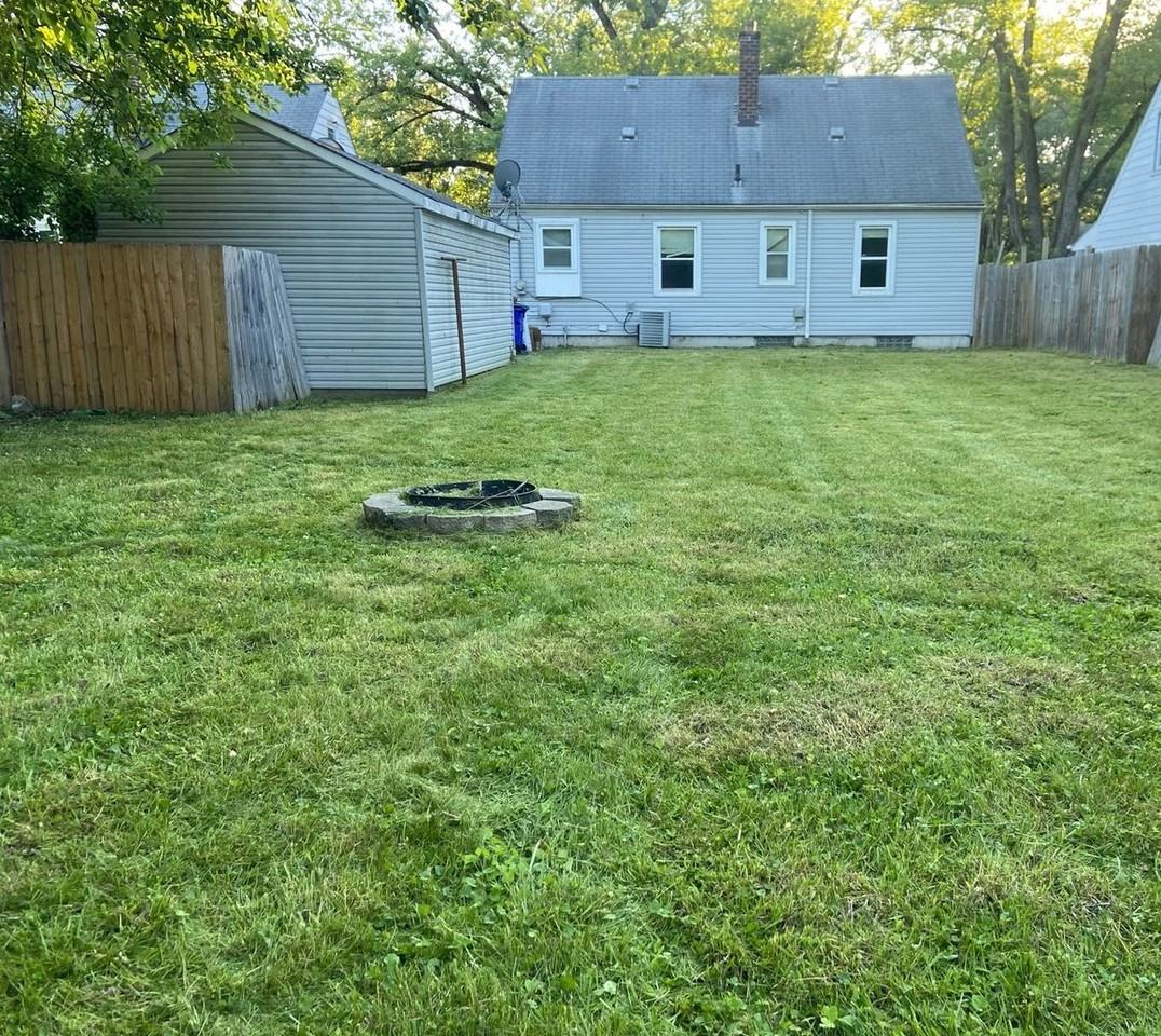 17684 Winston St - Photo 3 of 24
