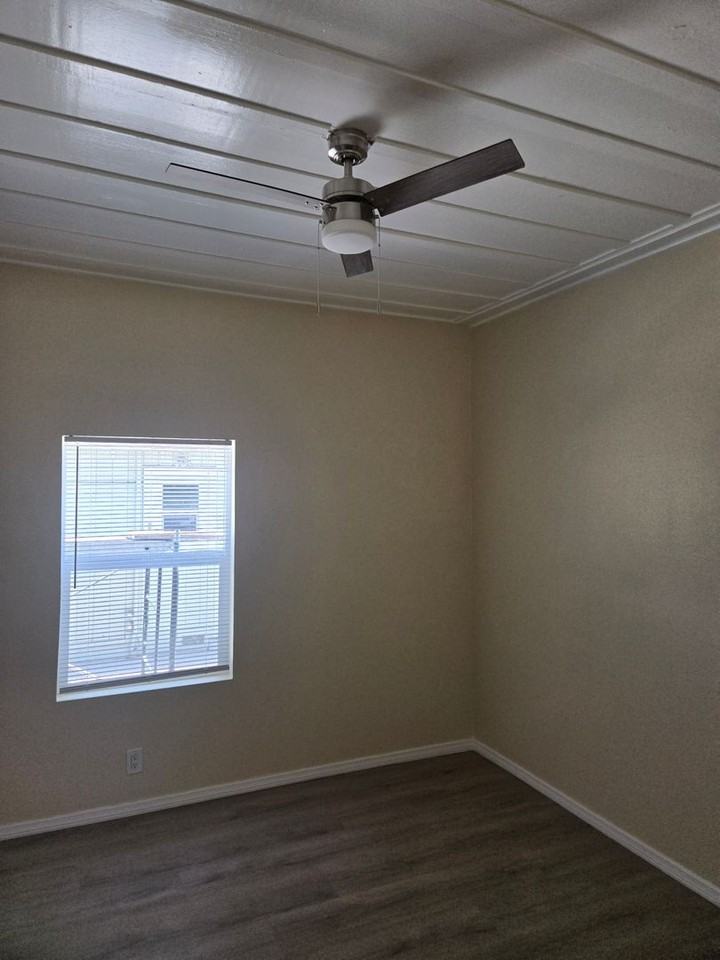 1201 Saticoy St - Photo 5 of 11