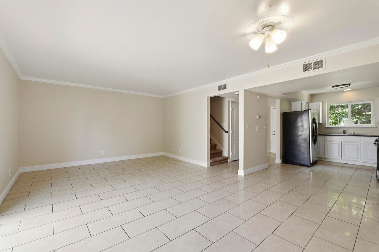 5943 Mack Rd - Photo 5 of 14