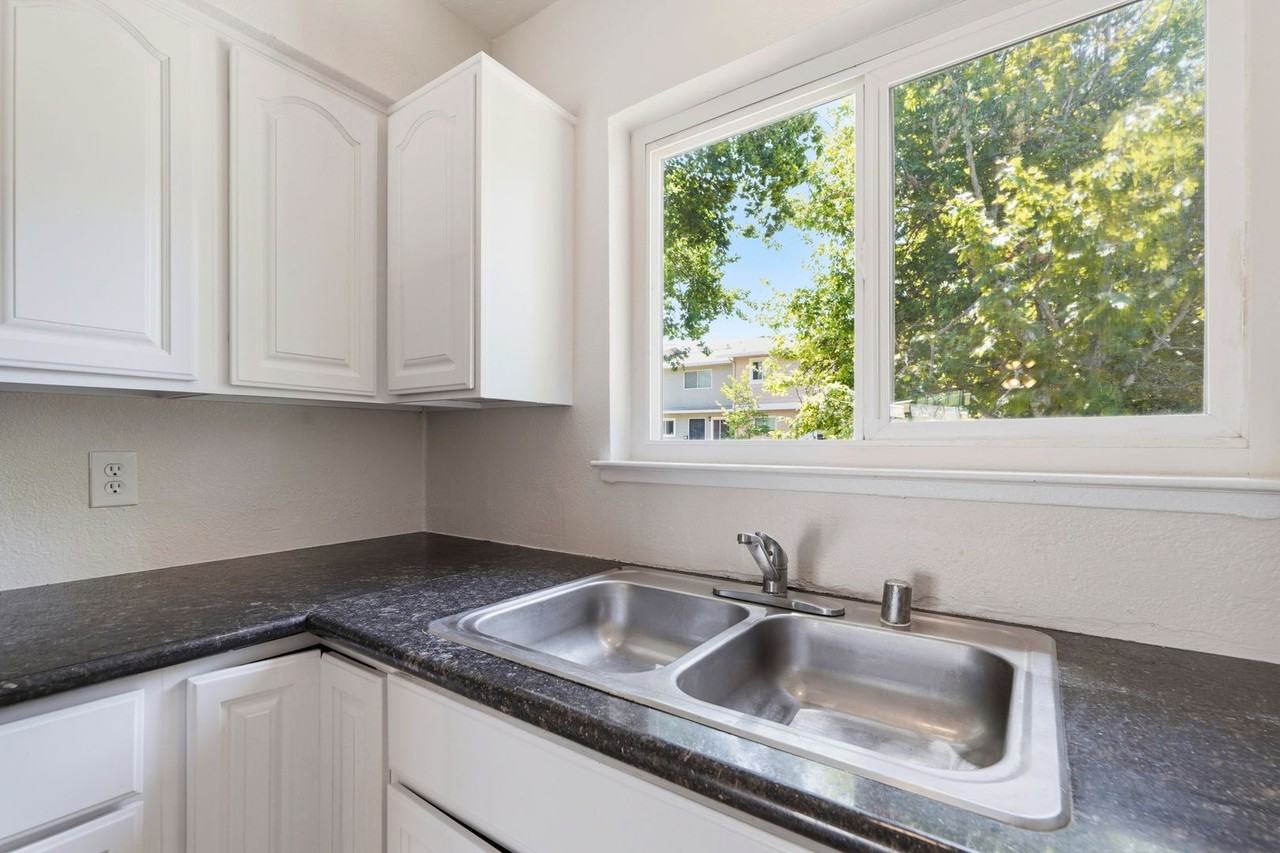 5943 Mack Rd - Photo 4 of 25