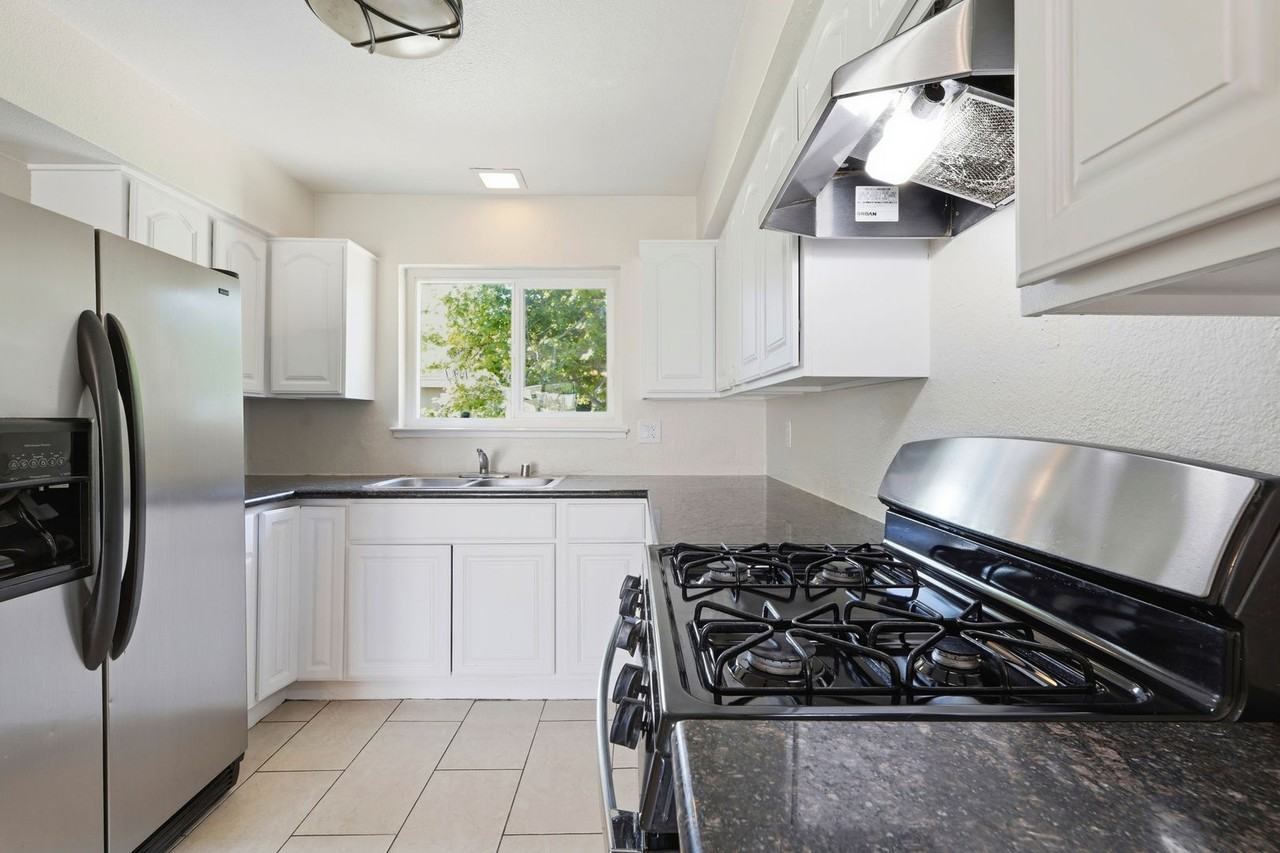 5943 Mack Rd - Photo 5 of 25