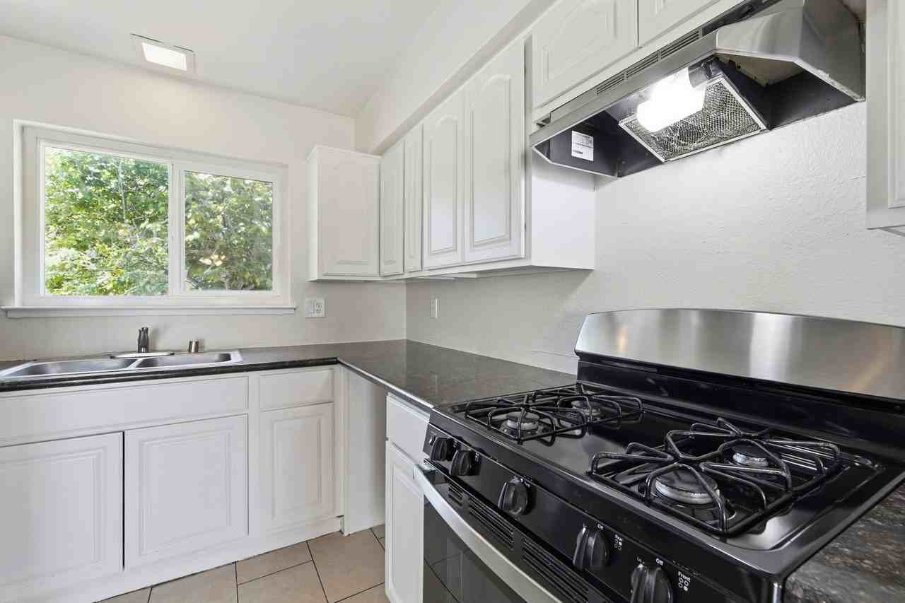 5943 Mack Rd - Photo 6 of 25