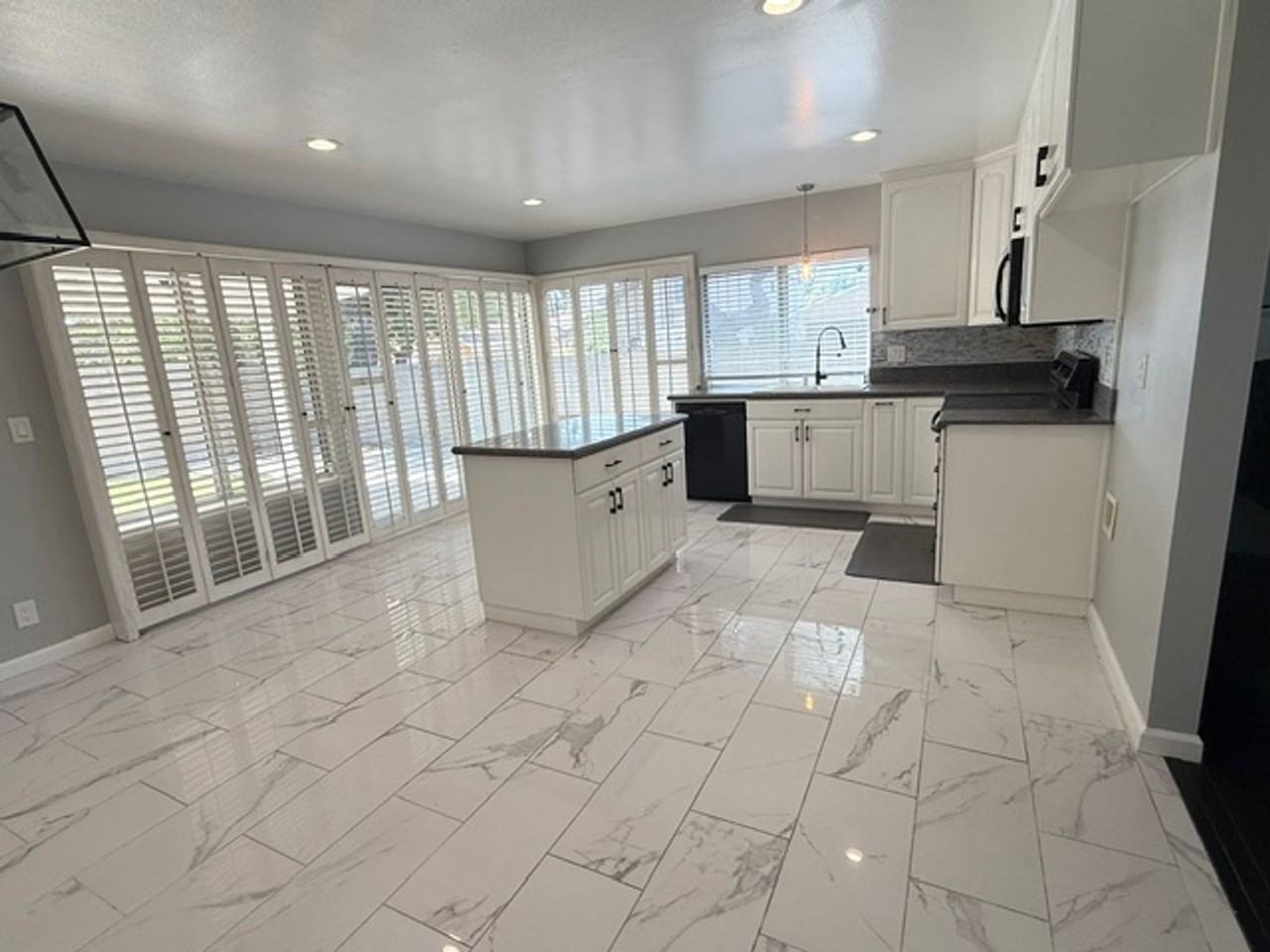 19728 Normandale Ave - Photo 7 of 9