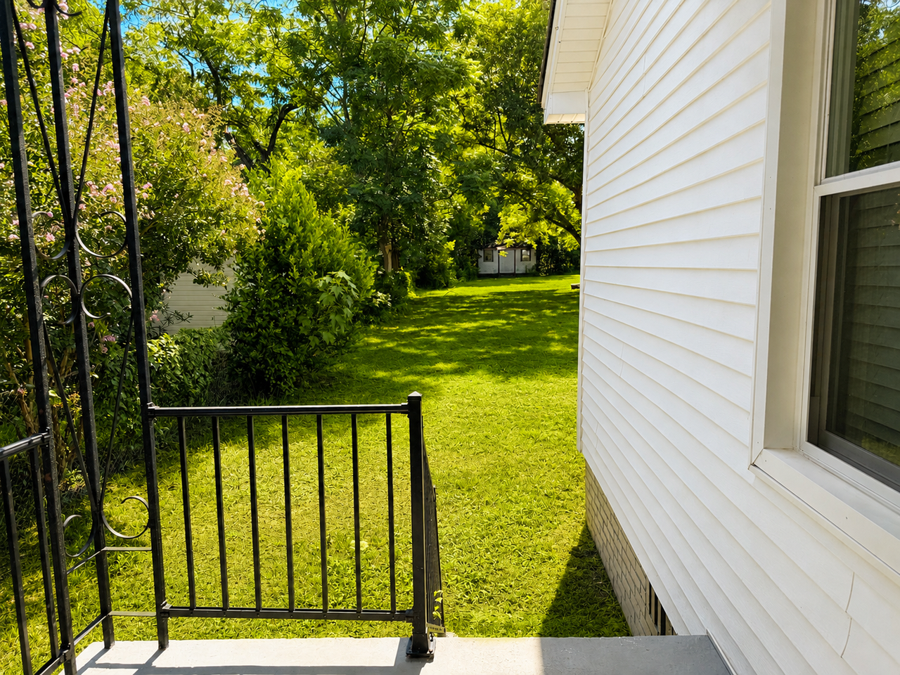 215 Fairview St - Photo 6 of 19