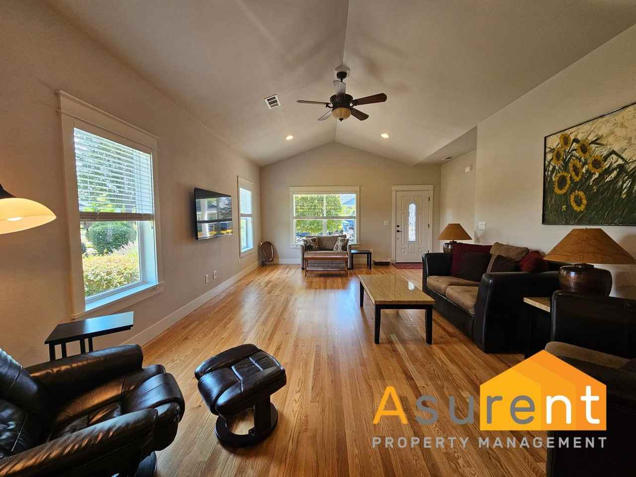 1160 Boulder Ridge St - Photo 2 of 31