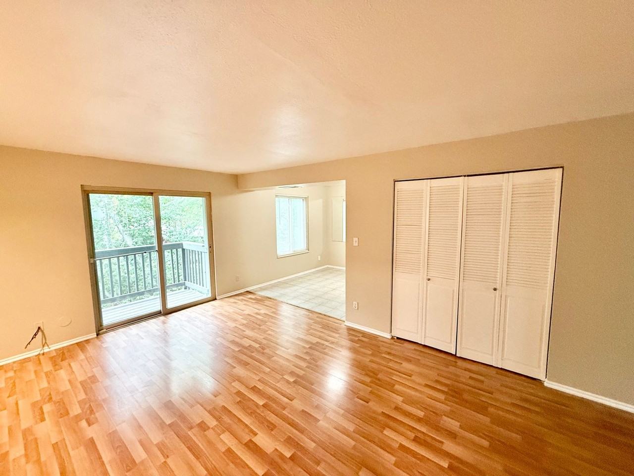 495 E Creekside Cir - Photo 2 of 14