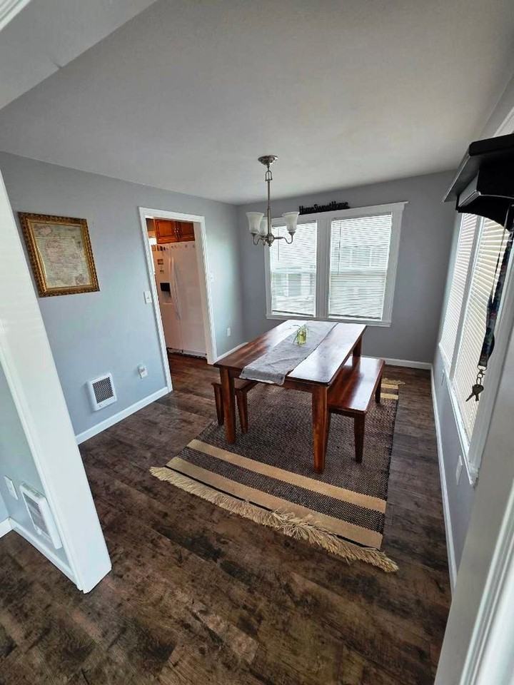 417 Simpson Ave - Photo 4 of 9