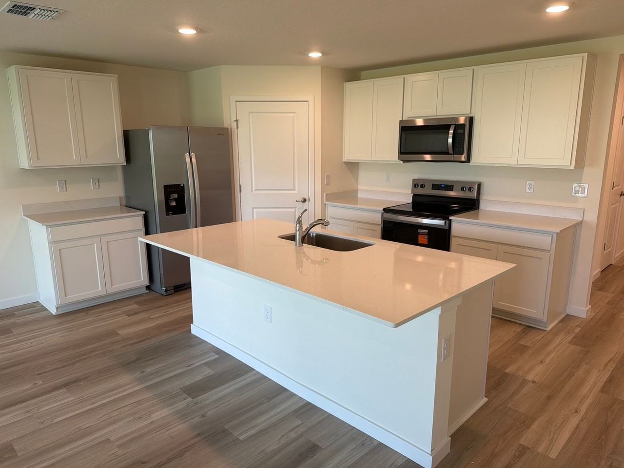 8665 Barragan Dr - Photo 3 of 18