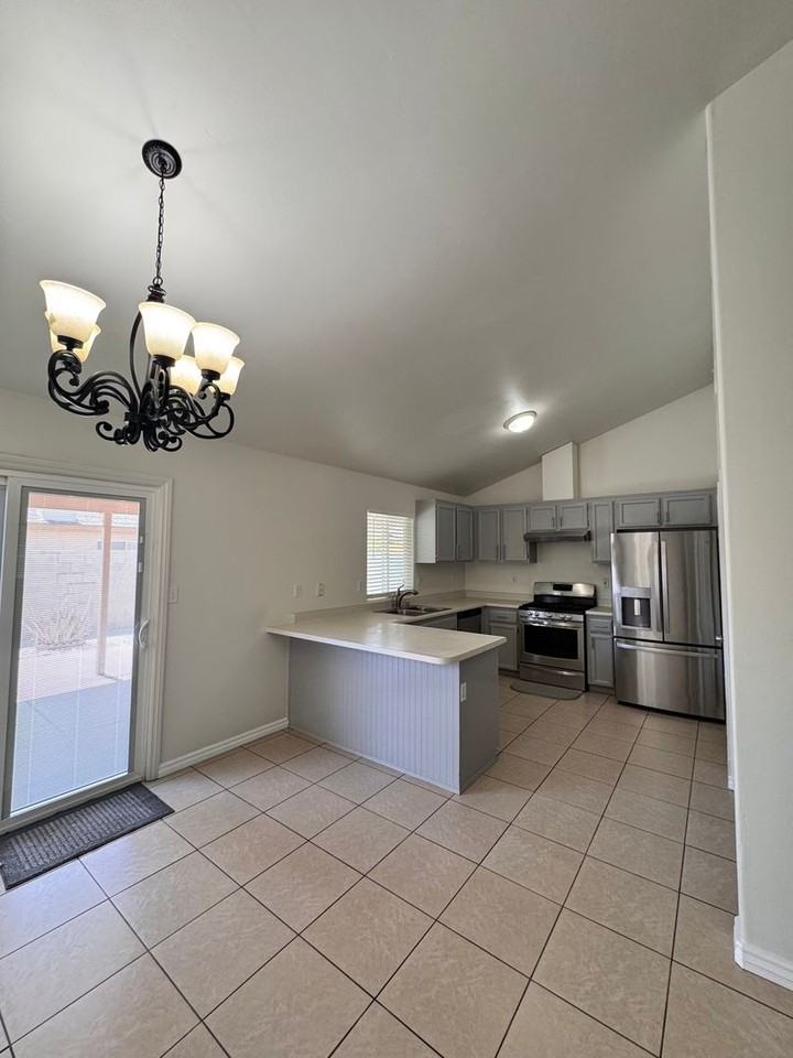 5607 Plute Pass St - Photo 3 of 12