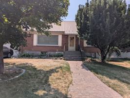 featured image of 262 E 2nd S