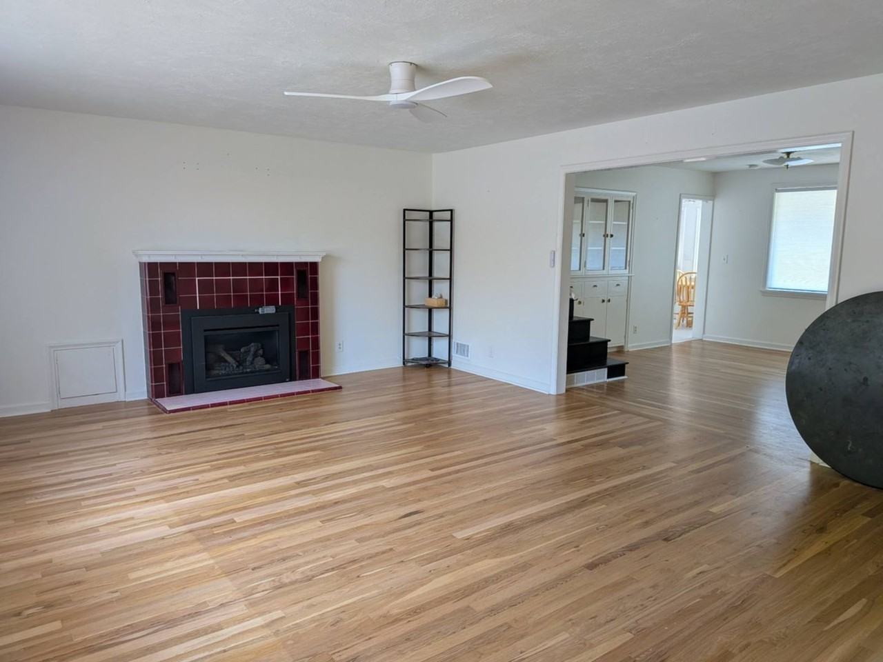 262 E 2nd S - Photo 3 of 41