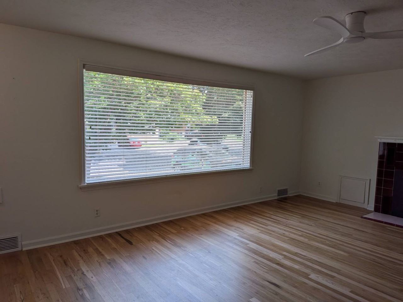 262 E 2nd S - Photo 5 of 41