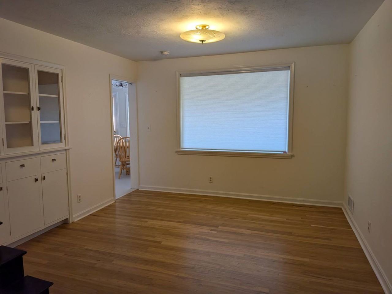 262 E 2nd S - Photo 7 of 41