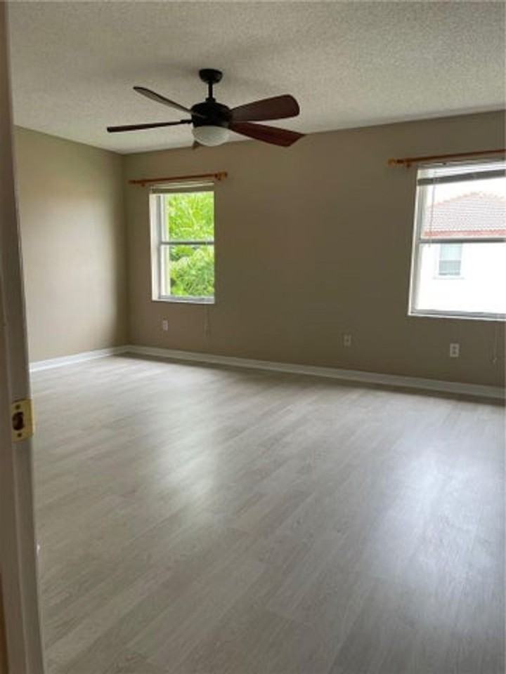 19250 Nw 12th Mnr - Photo 5 of 14