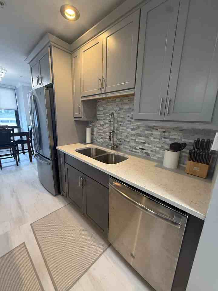 1108 Kanawha Blvd E #205 - Photo 5 of 26