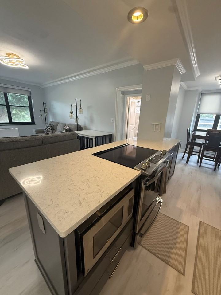 1108 Kanawha Blvd E #205 - Photo 6 of 26