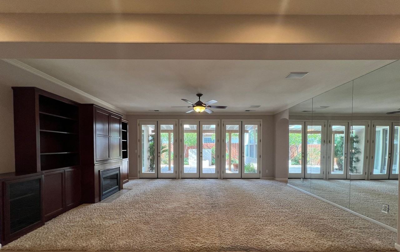 2456 E Marquise Ct - Photo 2 of 31