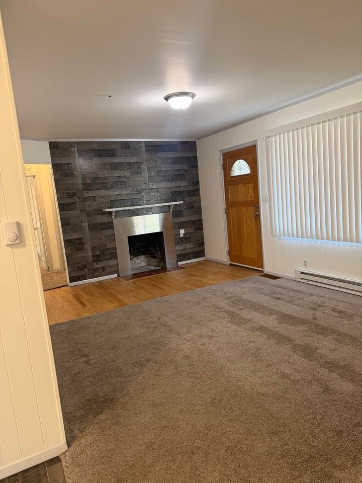 12506 Se Lincoln Ct - Photo 2 of 12