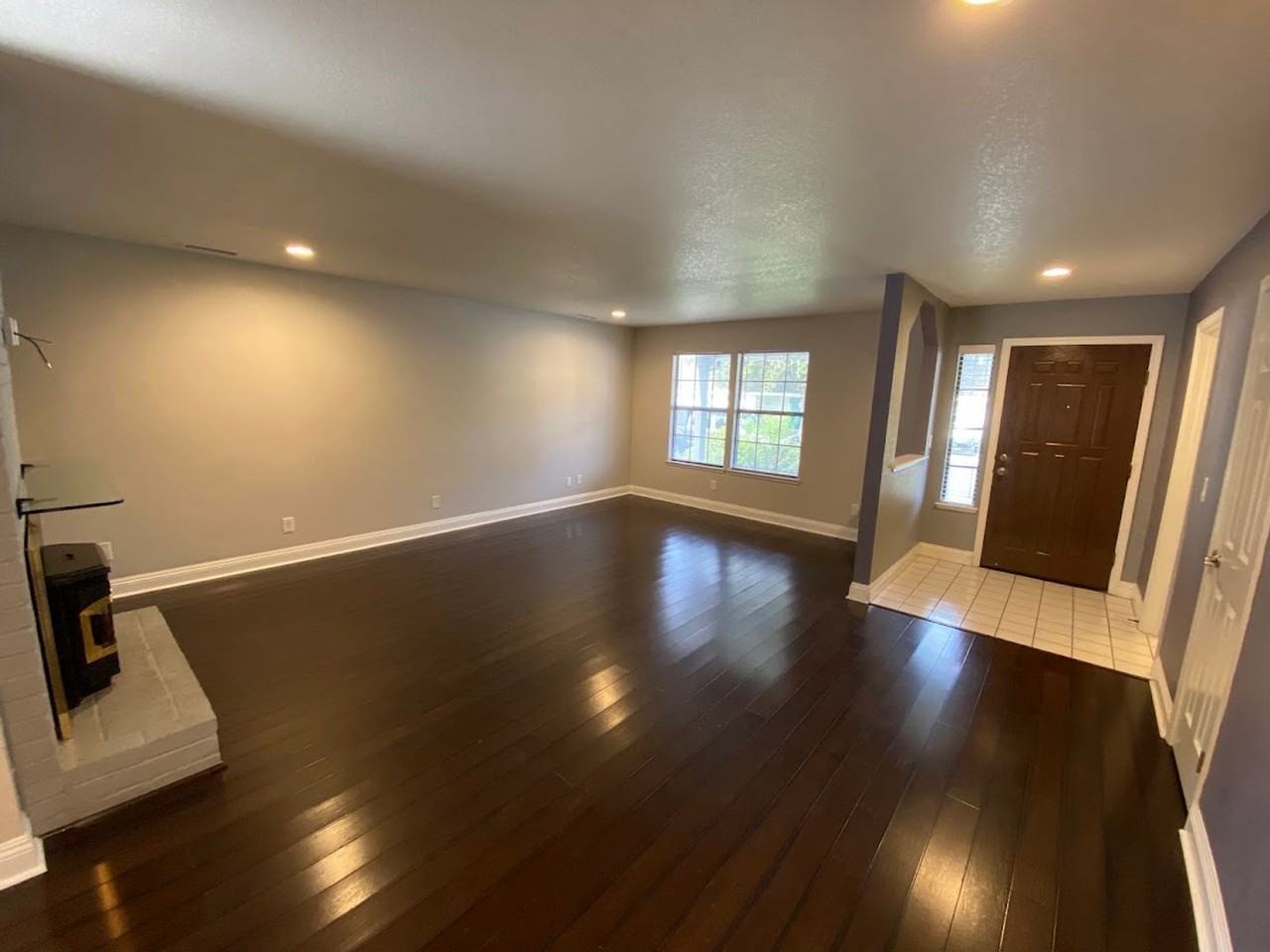 2545 Winsford Ln - Photo 4 of 29