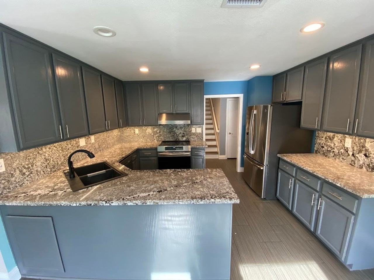 2545 Winsford Ln - Photo 7 of 29
