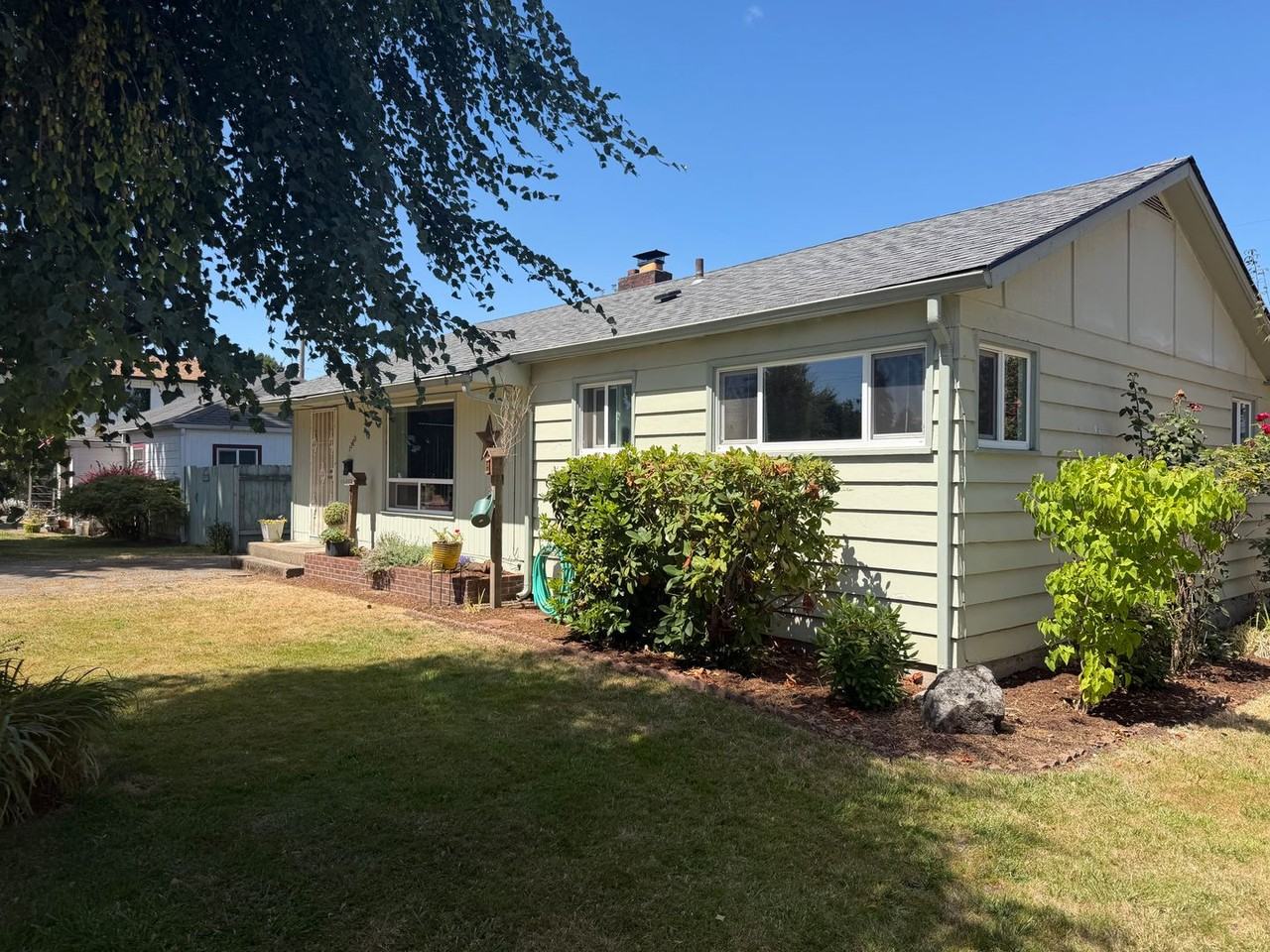 1280 L St - Photo 2 of 41