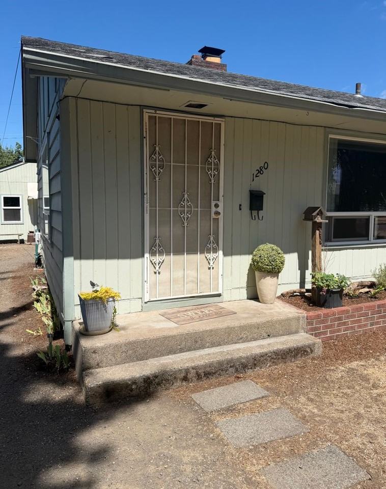 1280 L St - Photo 3 of 41