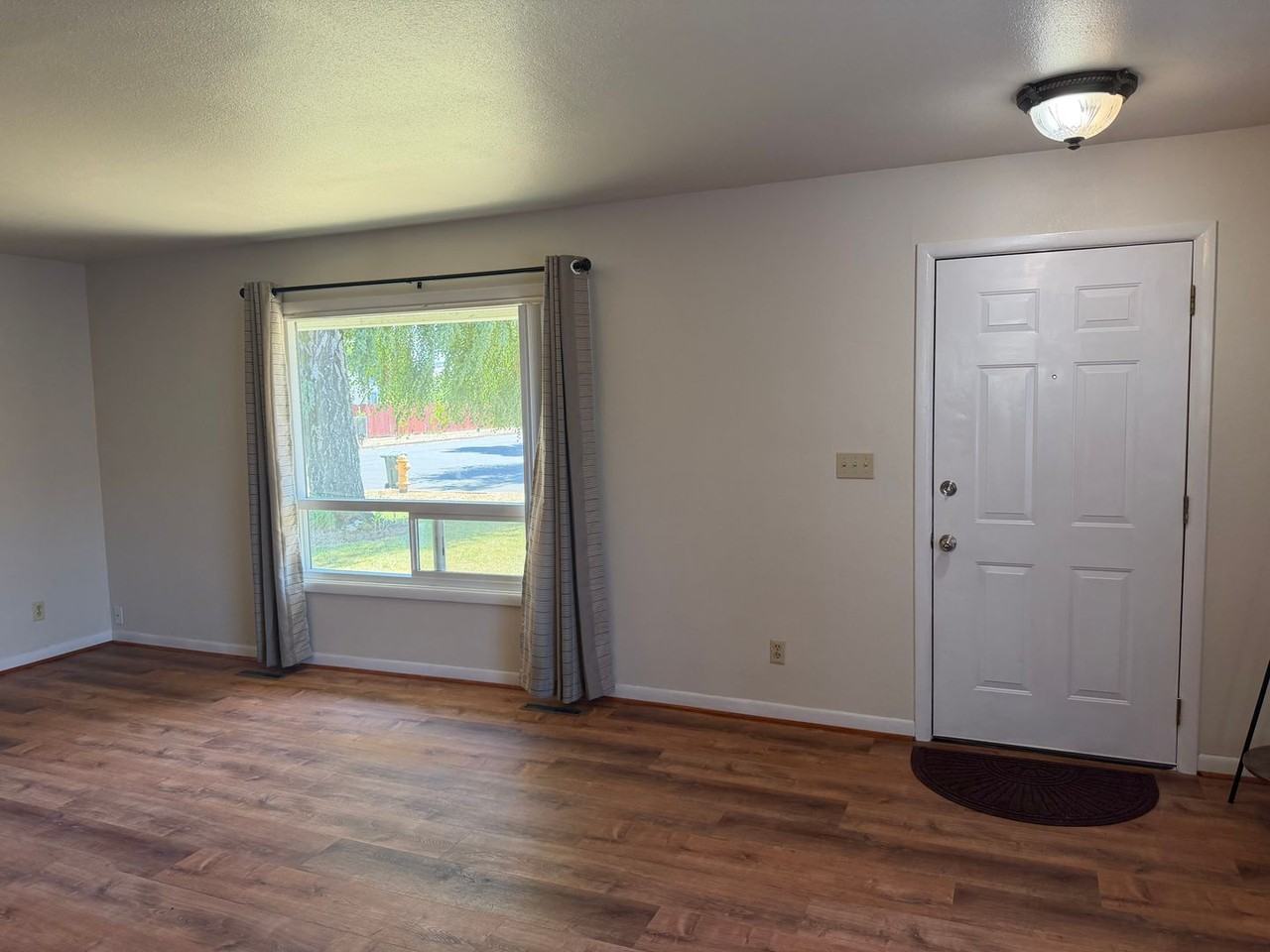 1280 L St - Photo 5 of 41
