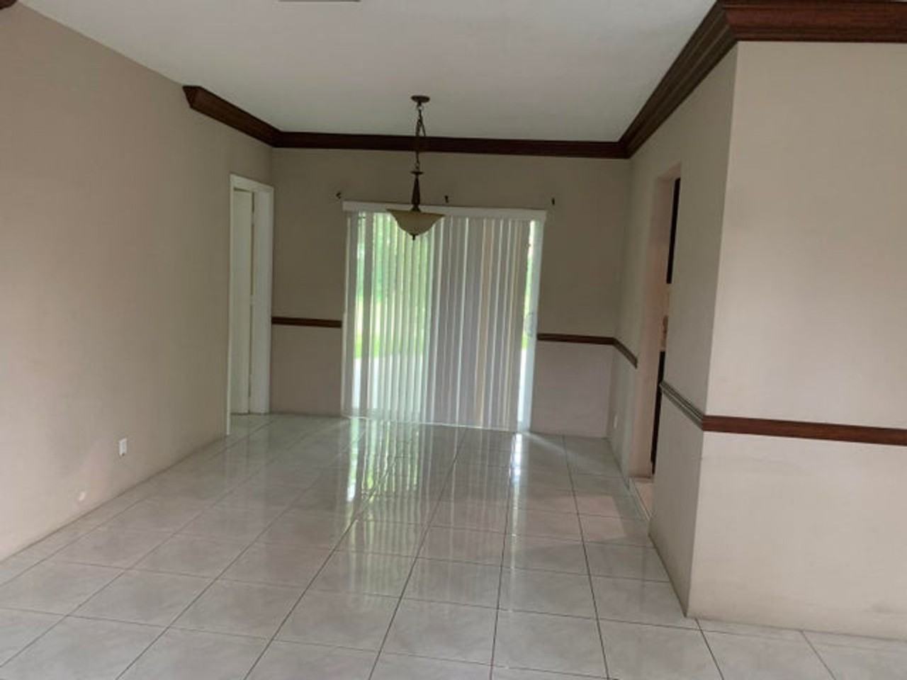 3296 Nw 41st St - Photo 5 of 13