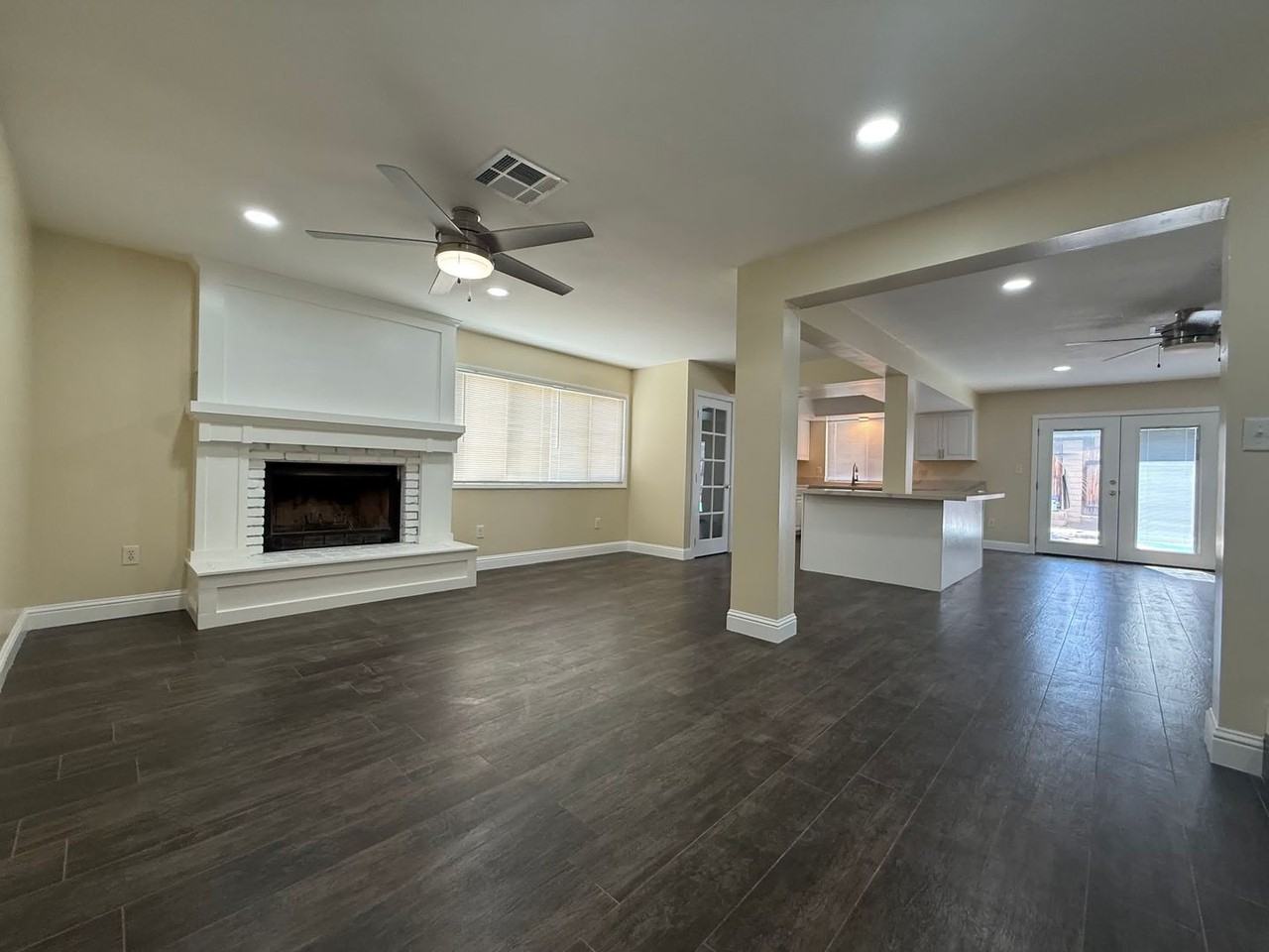 419 Sierra St - Photo 2 of 22