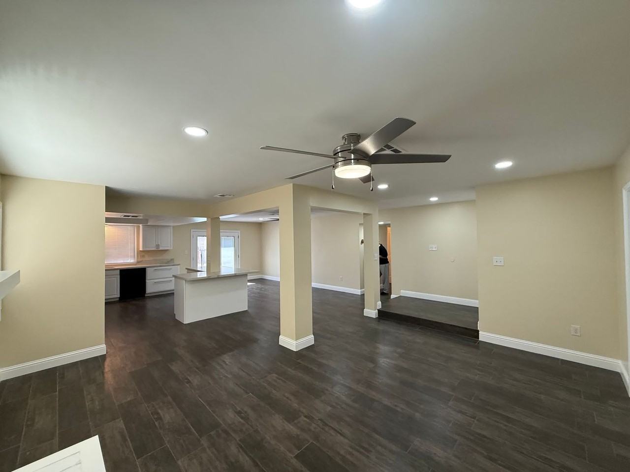 419 Sierra St - Photo 4 of 22