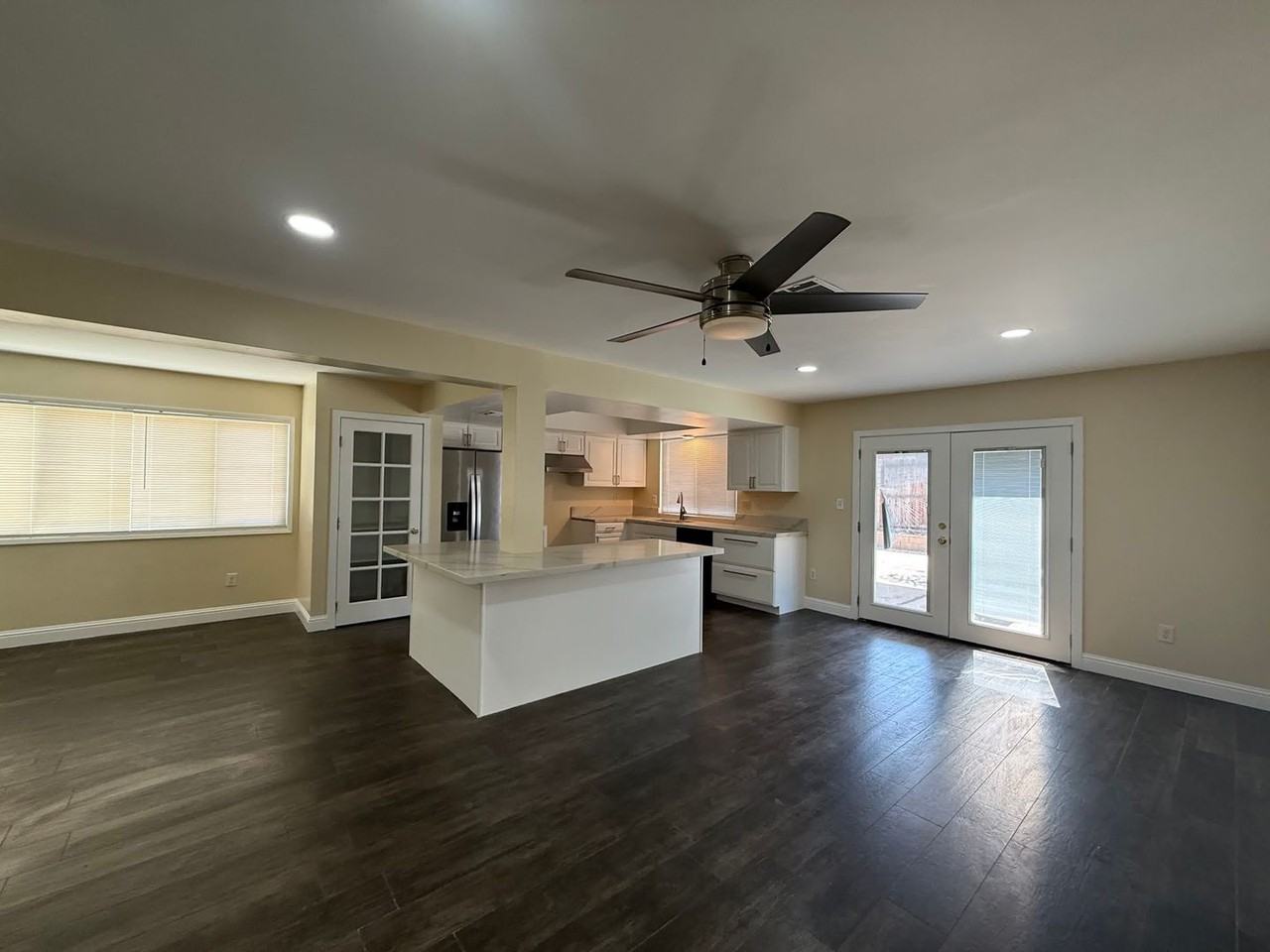 419 Sierra St - Photo 5 of 22