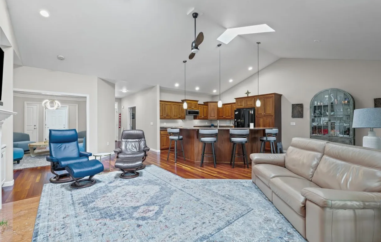 1632 Cobblefield Rd - Photo 4 of 22